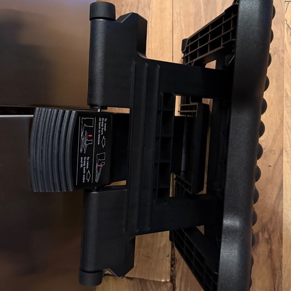 ( Mind Reader) Adjustable Desk Foot Rest - Picture 4 of 6